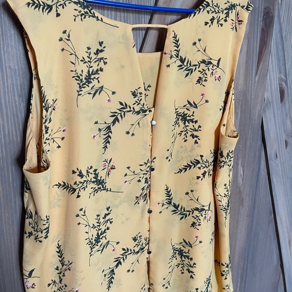 Ladies 2x yellow floral print blouse - Picture 3 of 3